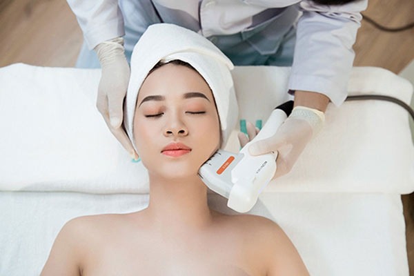 Biểu tượng "đẹp tự nhiên" xứ Hàn Lee Young Ae bất ngờ thừa nhận đã "can thiệp", nghe xong ai cũng ủng hộ 1 Biểu tượng "đẹp tự nhiên" xứ Hàn Lee Young Ae bất ngờ thừa nhận đã "can thiệp", nghe xong ai cũng ủng hộ