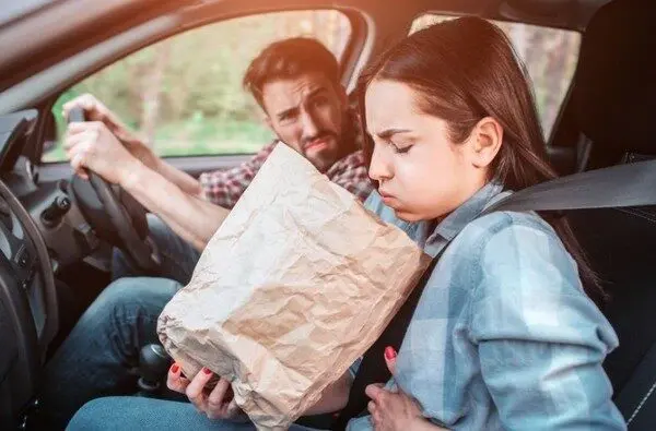 Tưởng xe điện êm ru không say, ai dè say không tưởng 1 Tưởng xe điện êm ru không say, ai dè say không tưởng