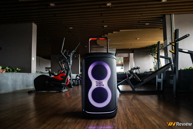 Đánh giá JBL PartyBox 520: “quyền năng” mới trong làng loa tiệc tùng di động và canh bạc "tất cả trong một" 3 Đánh giá JBL PartyBox 520: “quyền năng” mới trong làng loa tiệc tùng di động và canh bạc "tất cả trong một"