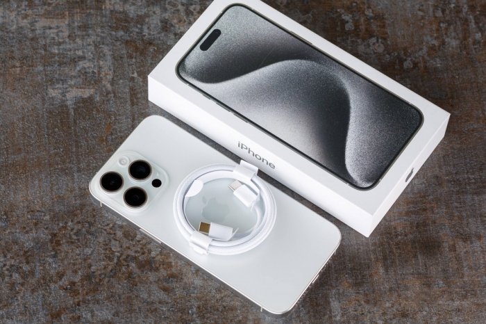 Giá đập hộp iPhone 15 Pro Max giảm cả chục triệu, vẫn hút khách Việt hơn Galaxy S25 Ultra 1 Giá đập hộp iPhone 15 Pro Max giảm cả chục triệu, vẫn hút khách Việt hơn Galaxy S25 Ultra