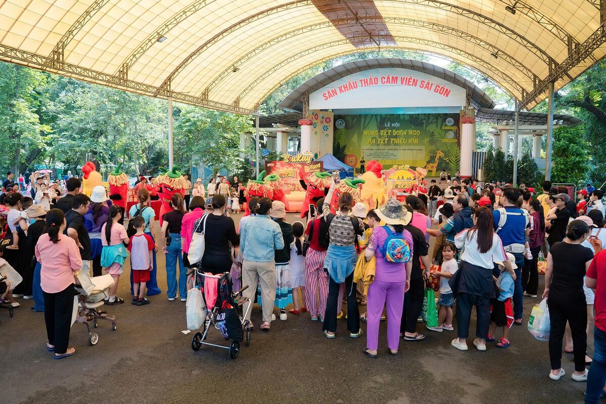 Mì SiuKay Chick ‘N’ Cheese Party: Gần 3000 bạn trẻ "quẩy tan chảy" tại Thảo Cầm Viên Sài Gòn 1 Mì SiuKay Chick ‘N’ Cheese Party: Gần 3000 bạn trẻ "quẩy tan chảy" tại Thảo Cầm Viên Sài Gòn