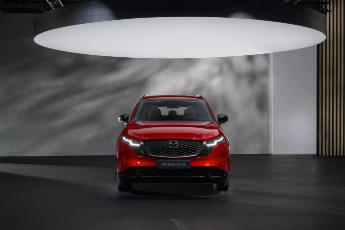 Mazda CX-5 bản 2026 chính thức ra mắt giá từ 650 triệu đồng: To hơn, có màn hình cực khủng 15,6 inch