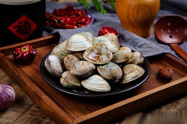 Rửa ngao dùng nước muối hay dầu ăn cũng không sạch, ngư dân chỉ 1 mẹo khiến ngao nhả sạch bùn cát 1 Rửa ngao dùng nước muối hay dầu ăn cũng không sạch, ngư dân chỉ 1 mẹo khiến ngao nhả sạch bùn cát