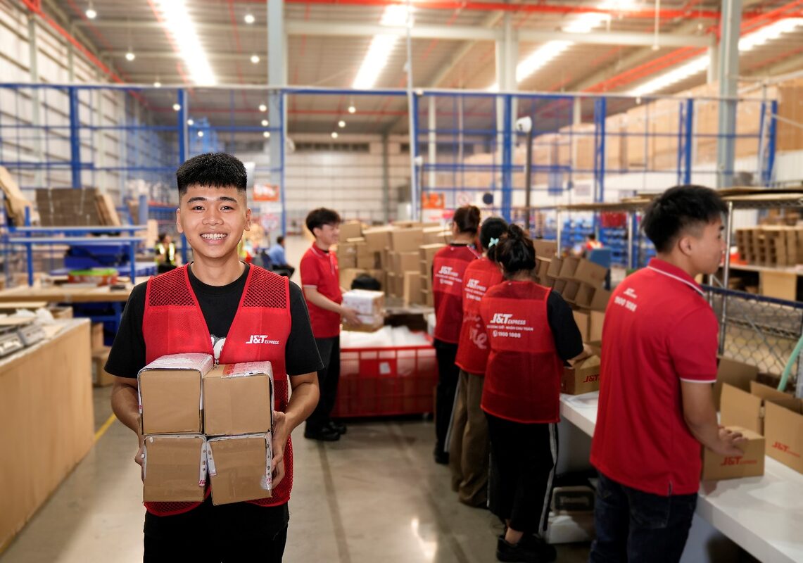 Yếu tố quyết định việc vận chuyển thiết bị công nghệ cao đến tay khách hàng nhanh chóng và suôn sẻ yeu to quyet dinh viec van chuyen thiet bi cong nghe cao den tay khach hang nhanh chong va suon se